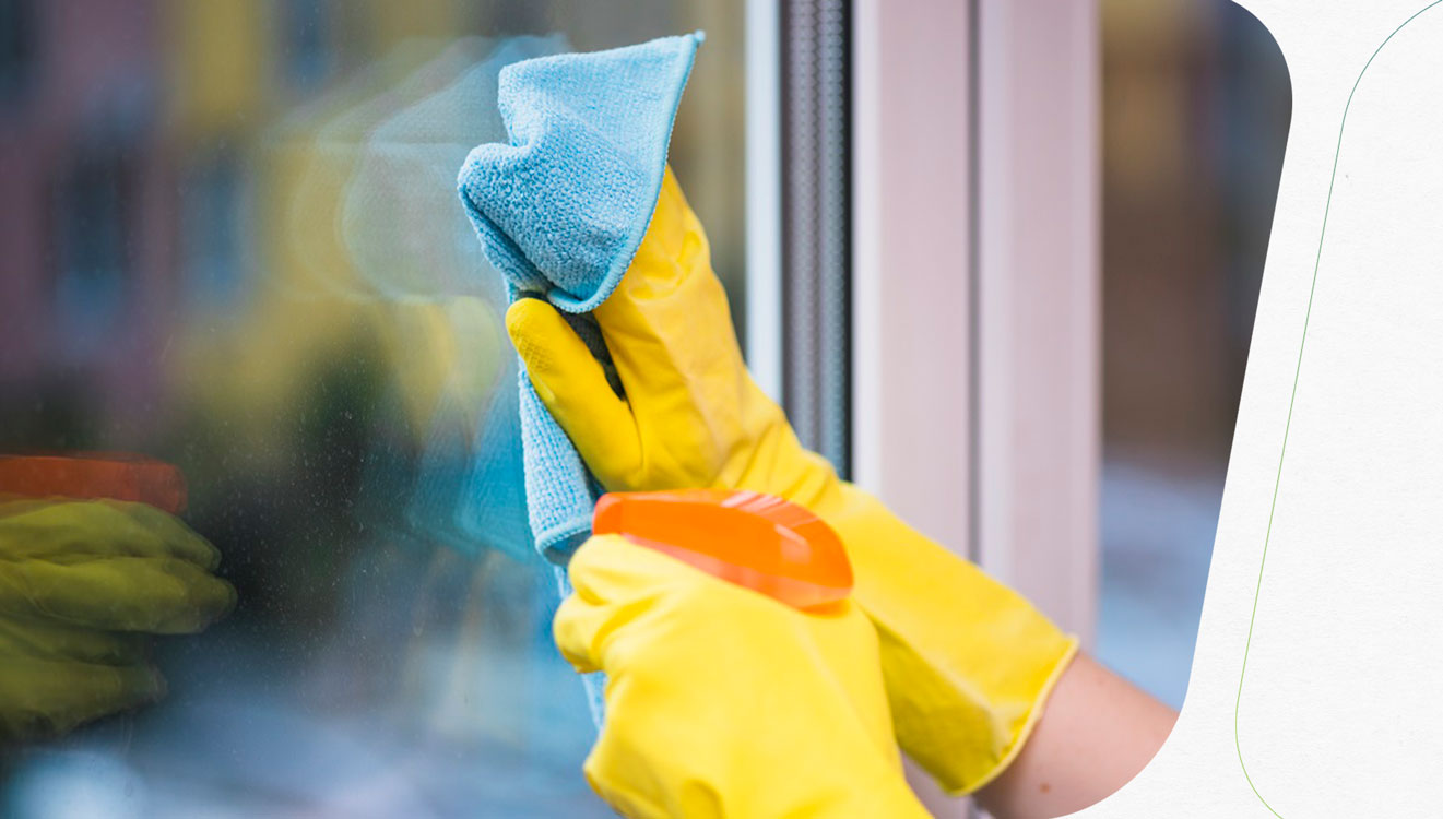 how to clean glass doors